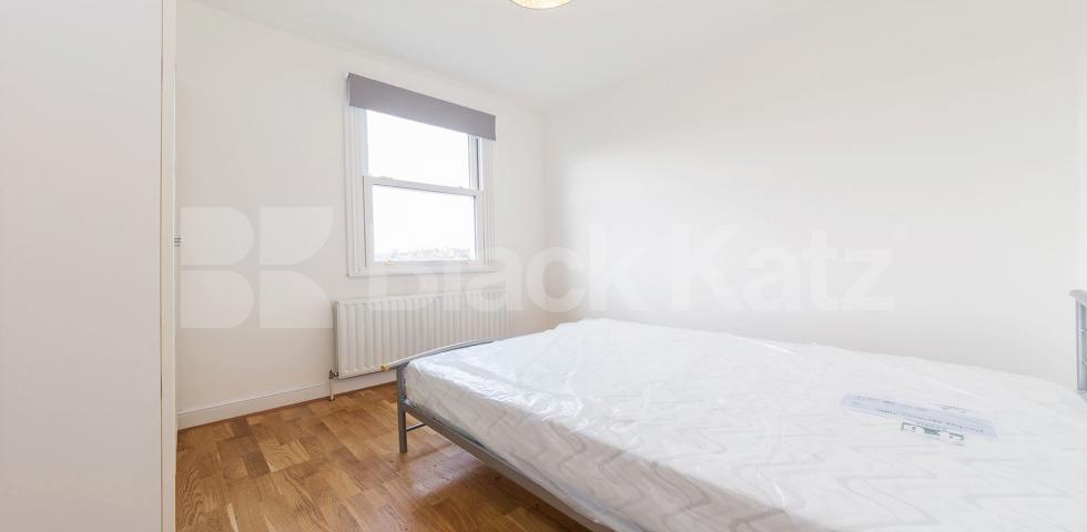 			1 Bedroom, 1 bath, 1 reception Apartment			 Sinclair Road, SHEPHERDS BUSH